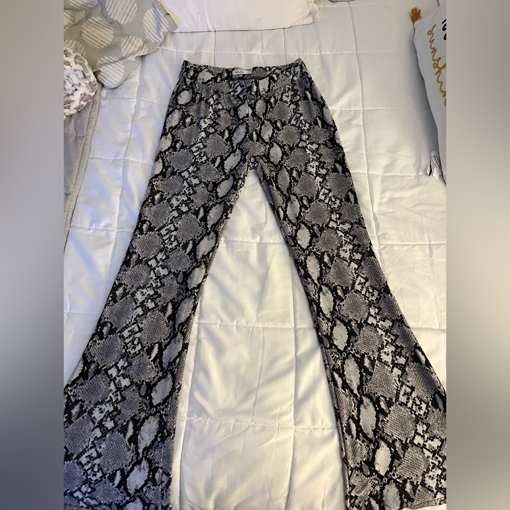 flare bottom leggings